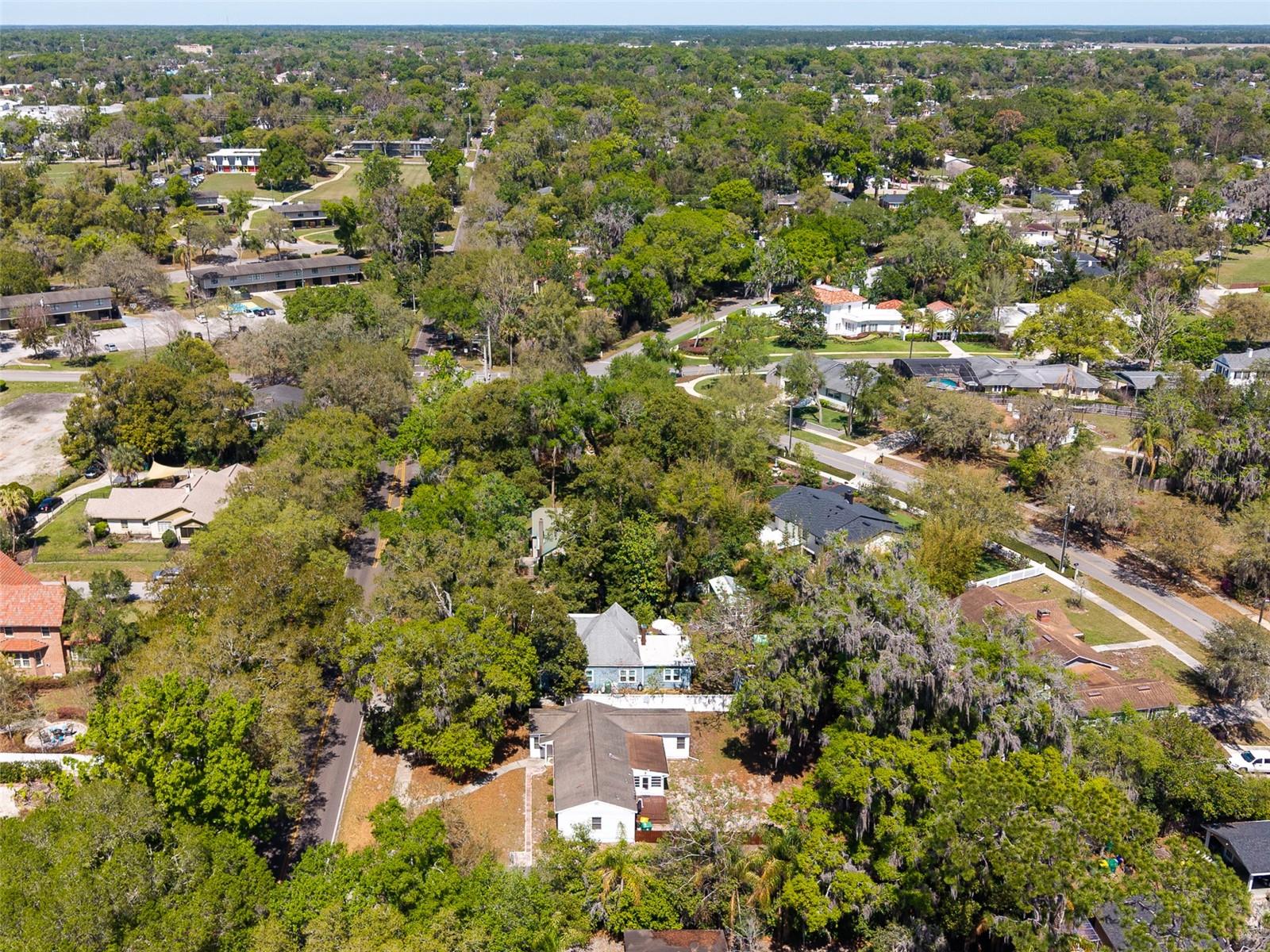 UNIVERSITY TERRACE DELAND - Residential