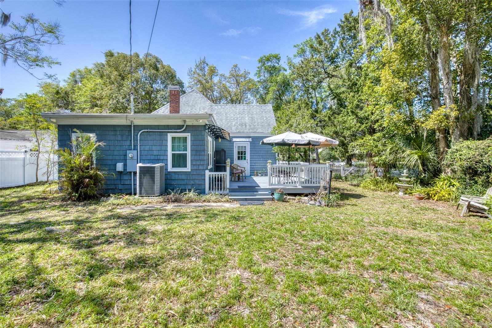 UNIVERSITY TERRACE DELAND - Residential