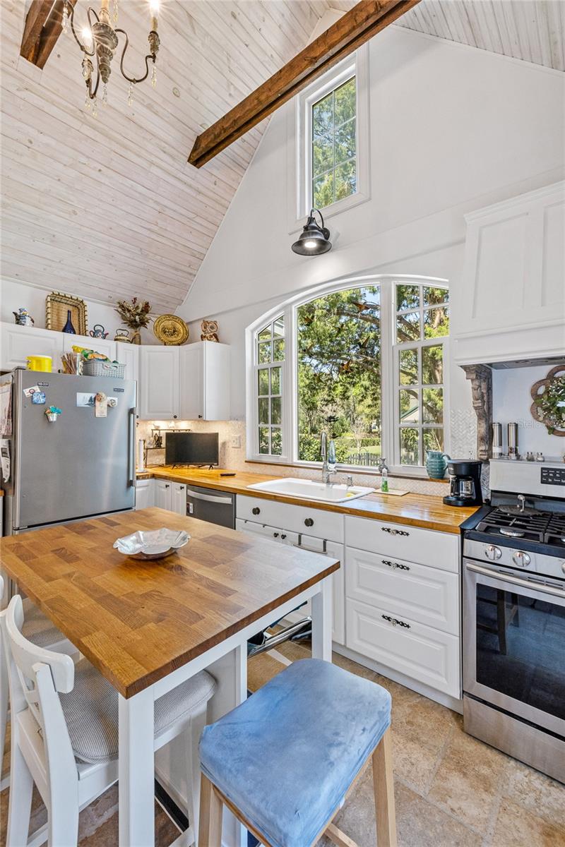 UNIVERSITY TERRACE DELAND - Residential