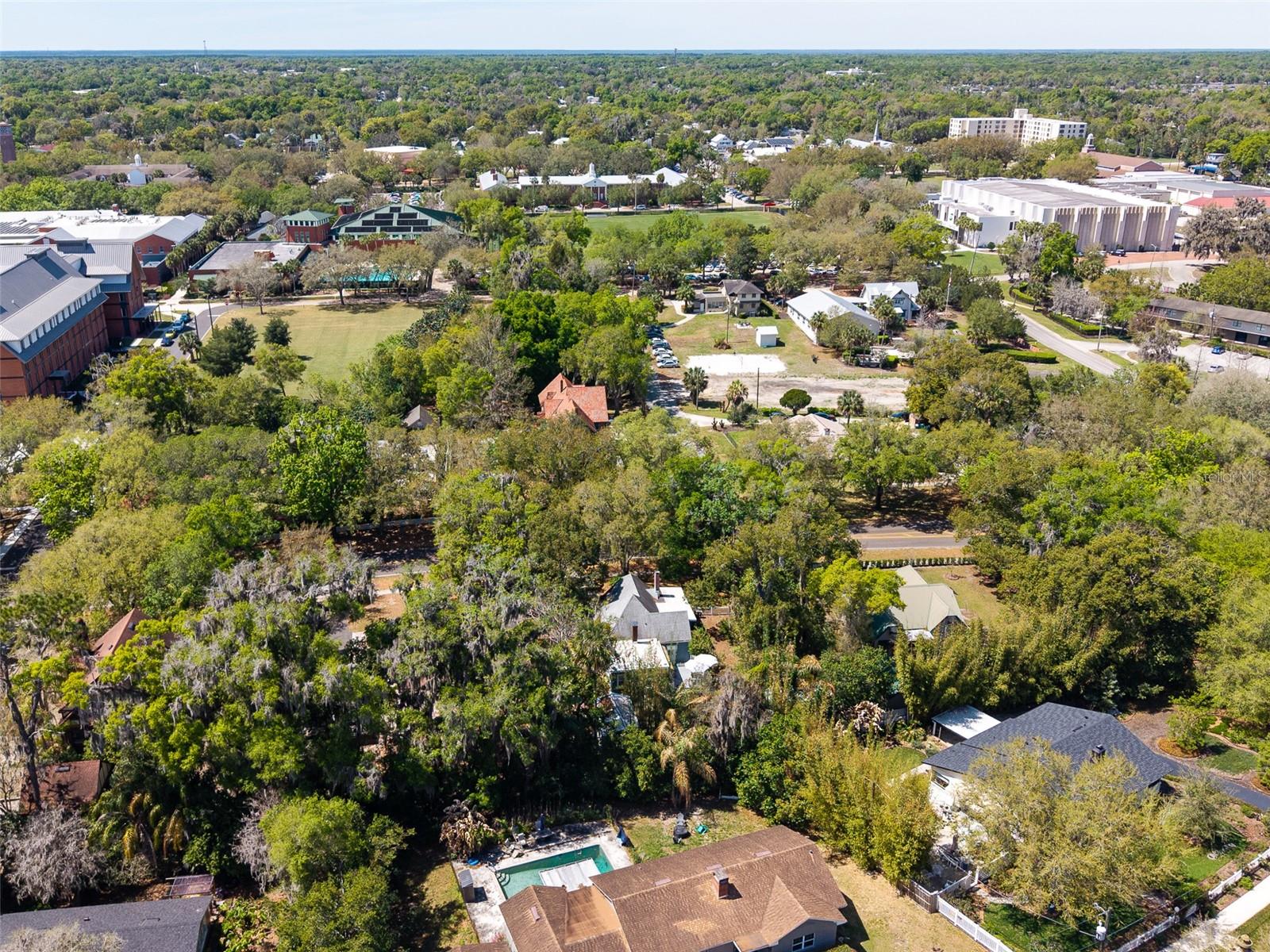 UNIVERSITY TERRACE DELAND - Residential
