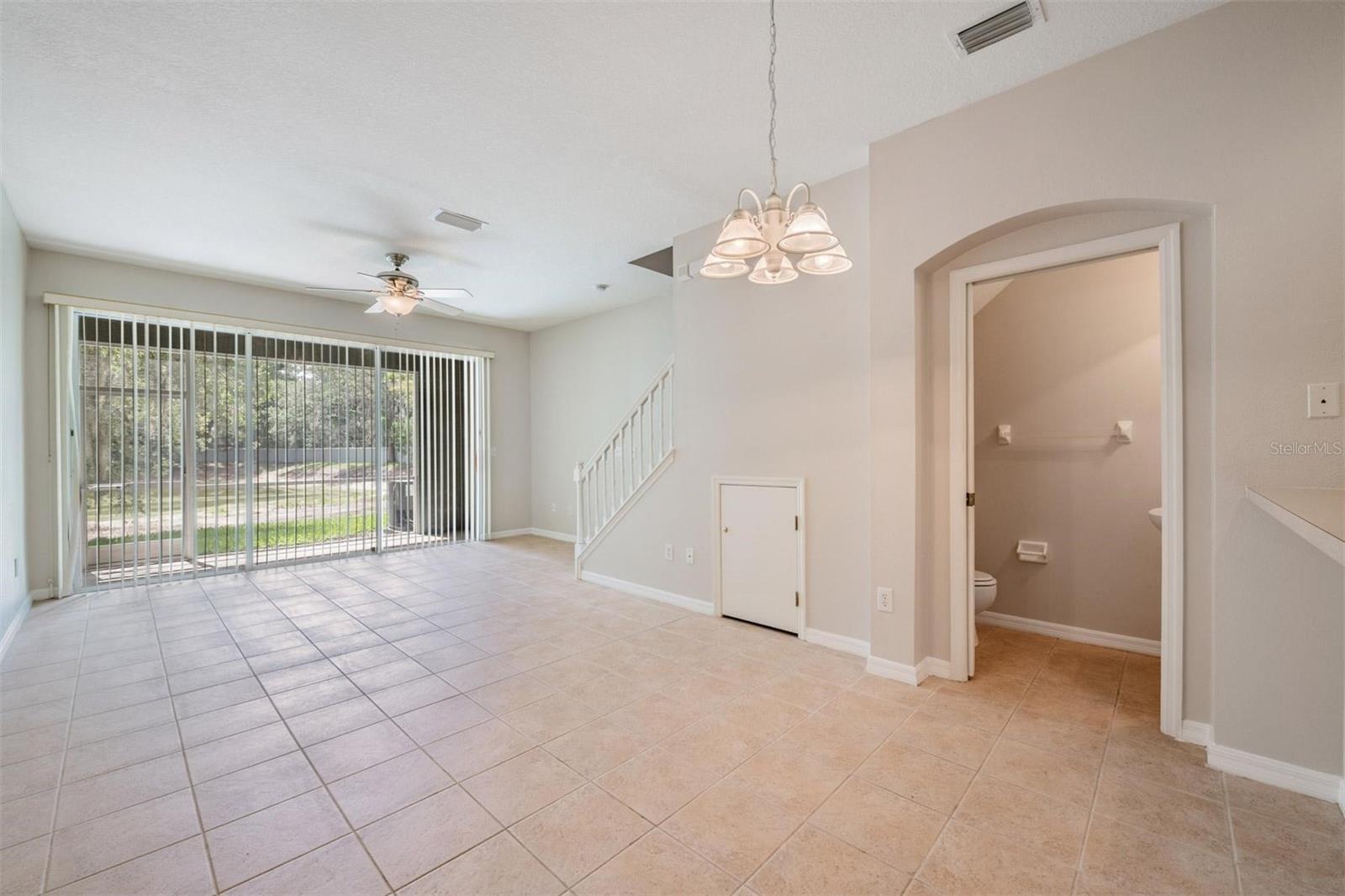 2461 EARLSWOOD COURT