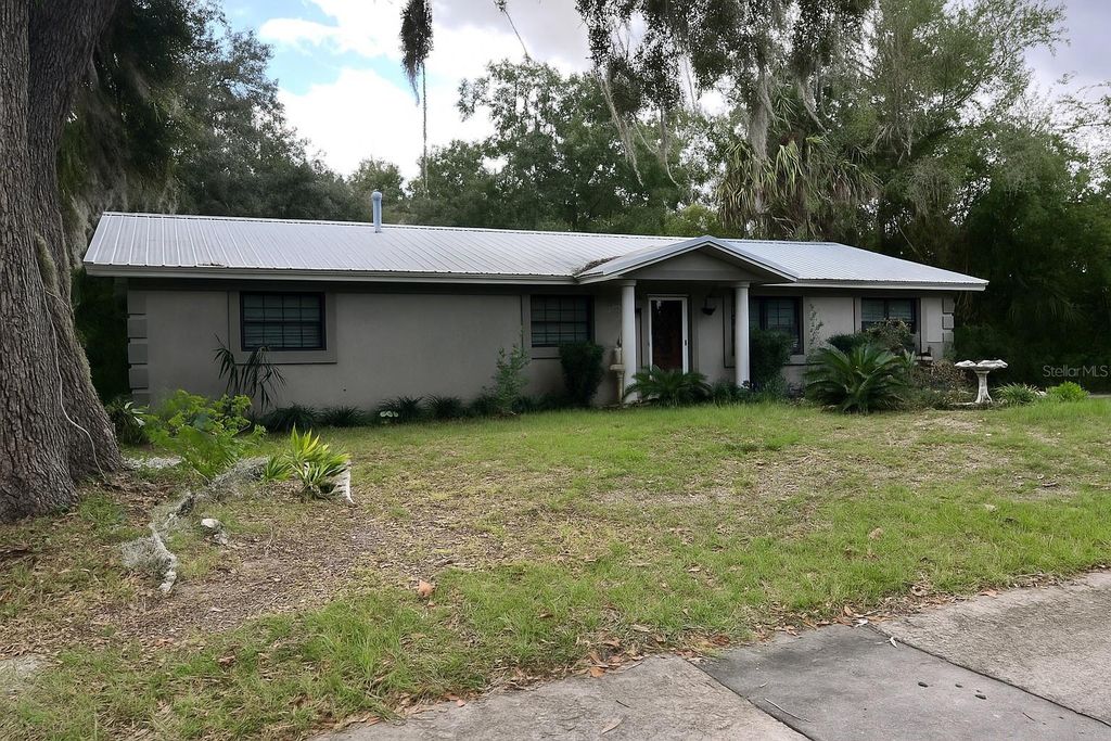 Photo of 1315 SE 12th Avenue, Gainesville, FL 32641 (MLS # GC534620)