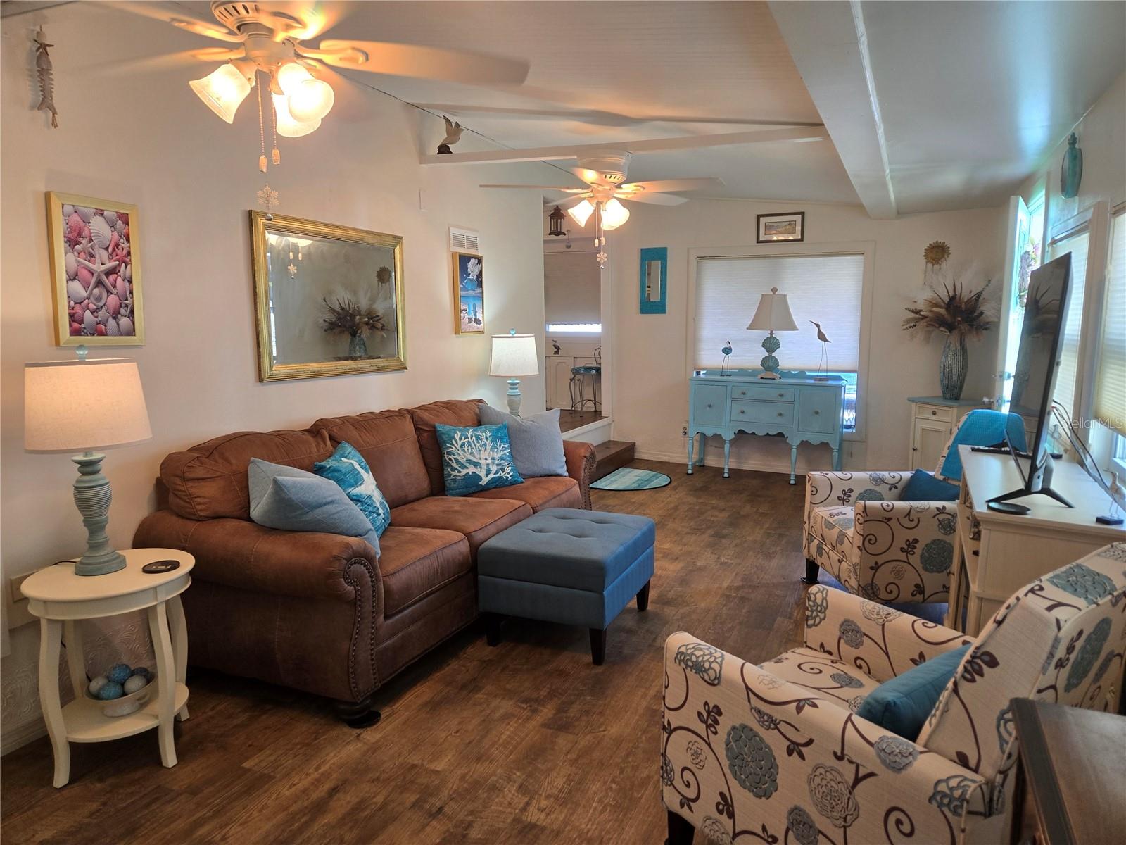 HOLIDAY TRAVEL PARK - Residential