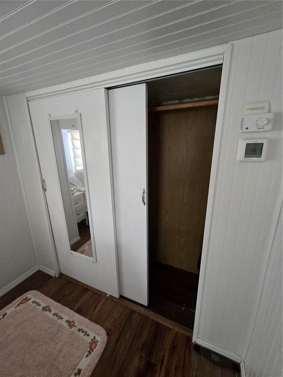 HOLIDAY TRAVEL PARK - Residential