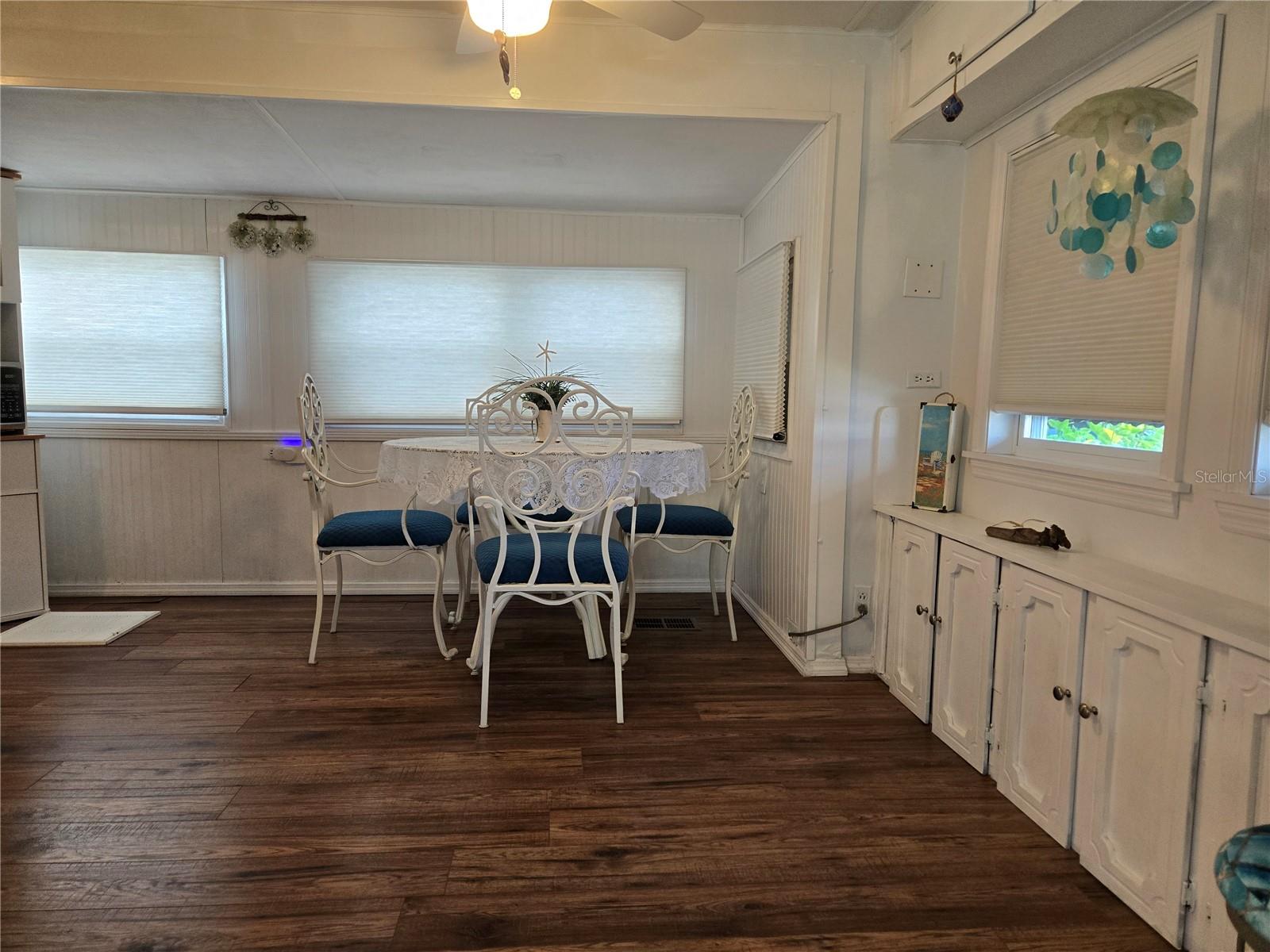 HOLIDAY TRAVEL PARK - Residential