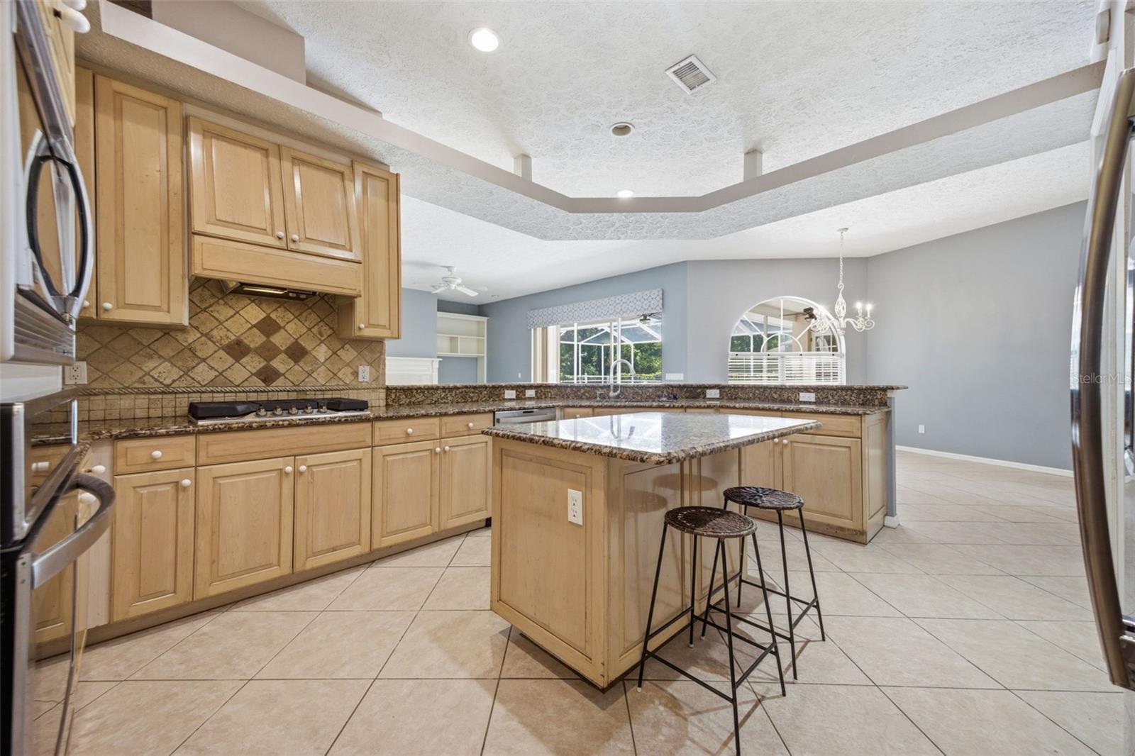 CHEVAL POLO & GOLF CL PHAS - Residential