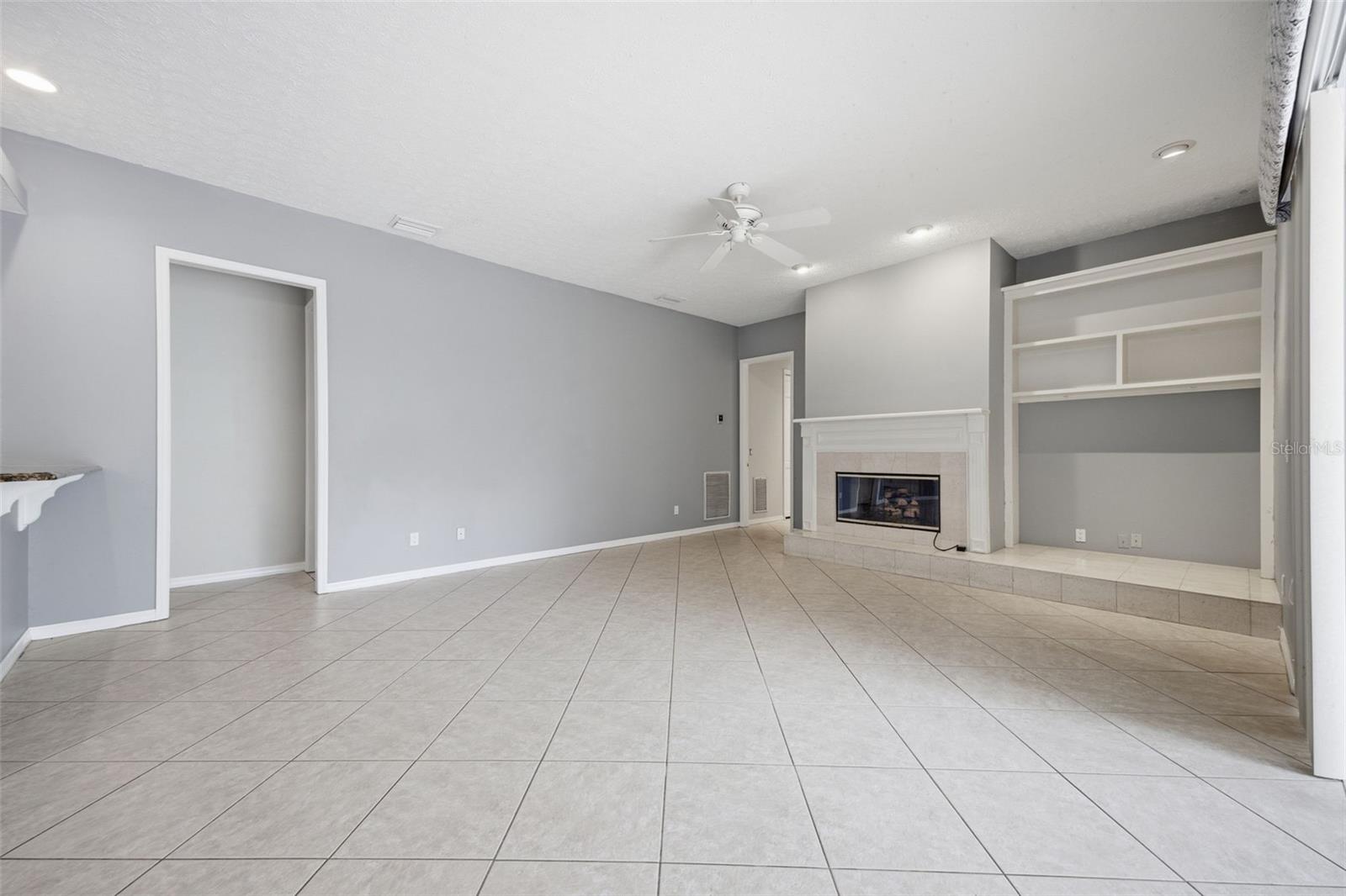 CHEVAL POLO & GOLF CL PHAS - Residential