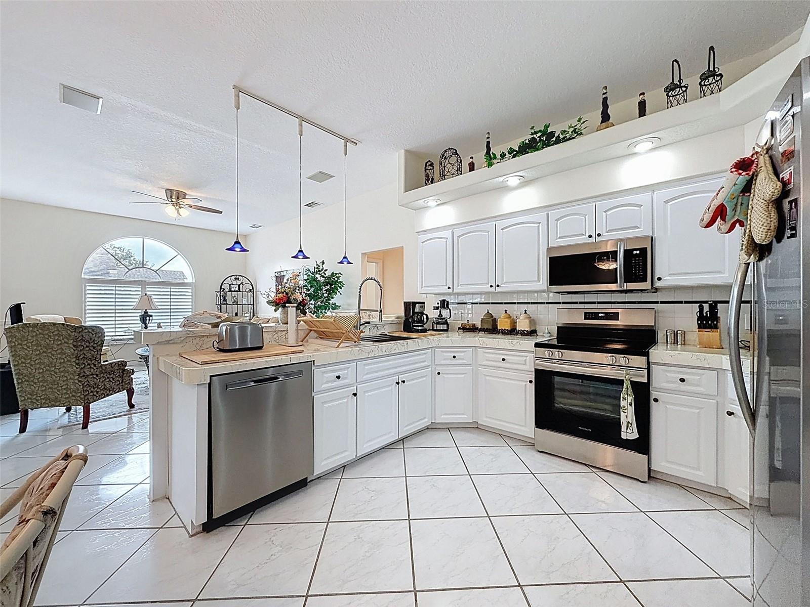 CYPRESS LAKES - Residential