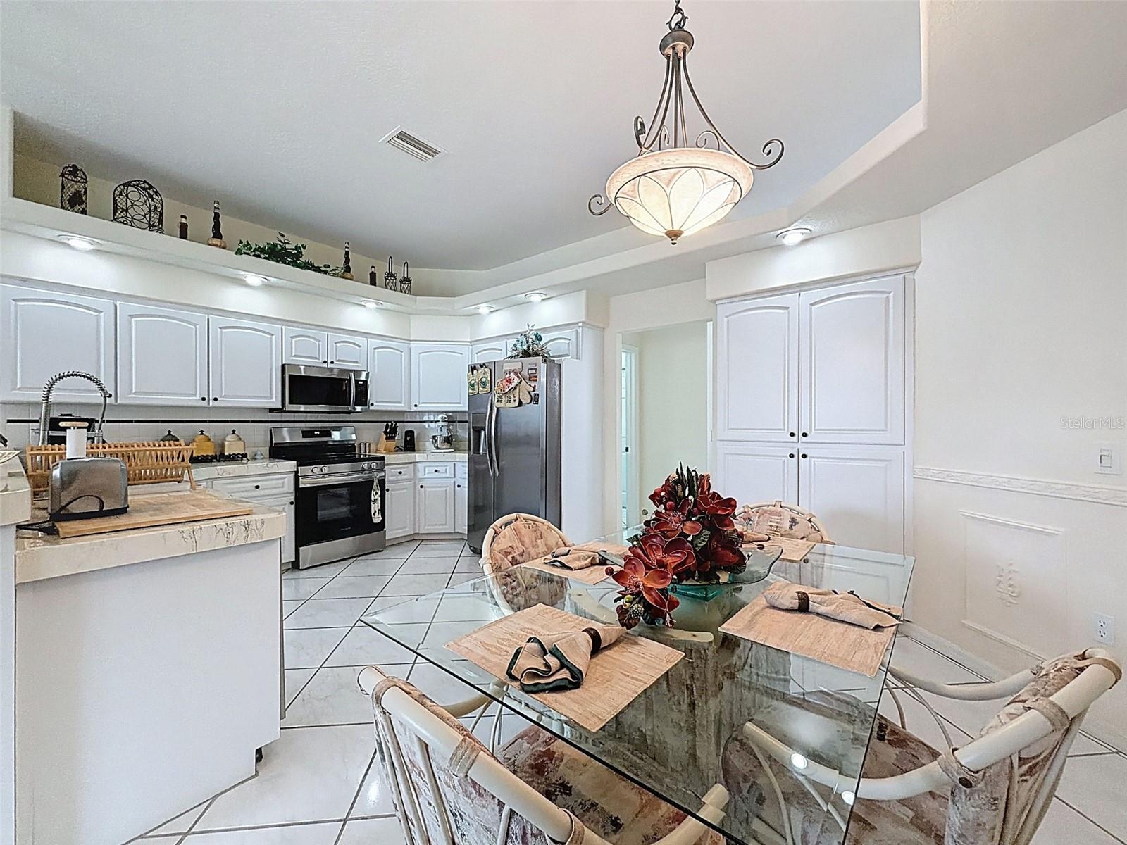 CYPRESS LAKES - Residential