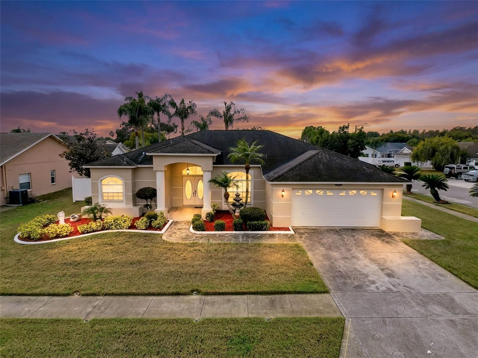 CYPRESS LAKES - Residential