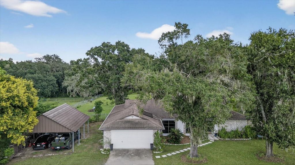 Photo of 1704 Streetman Acre Lane, Lithia, FL 33547 (MLS # TB8432715)