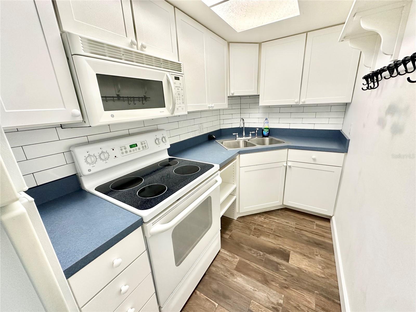 WAVERLY TOWERS CONDO - Residential