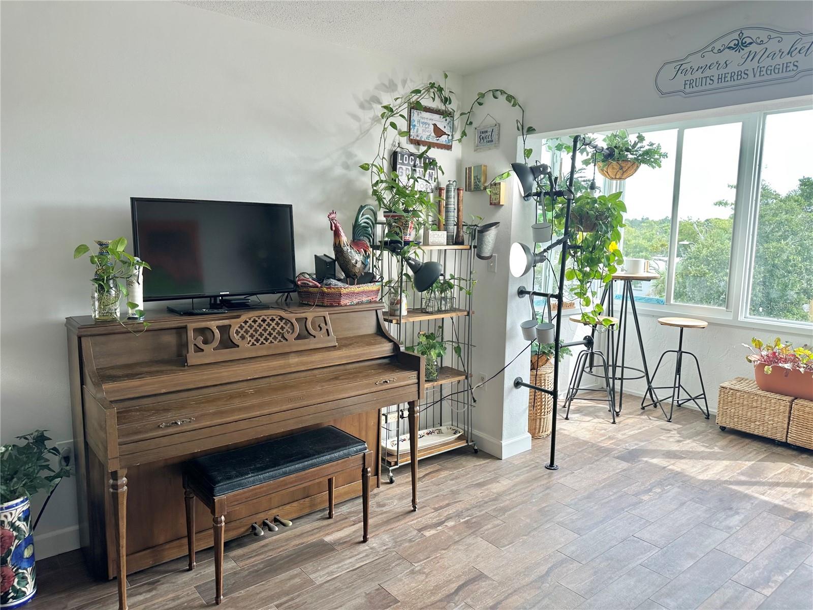 WAVERLY TOWERS CONDO - Residential