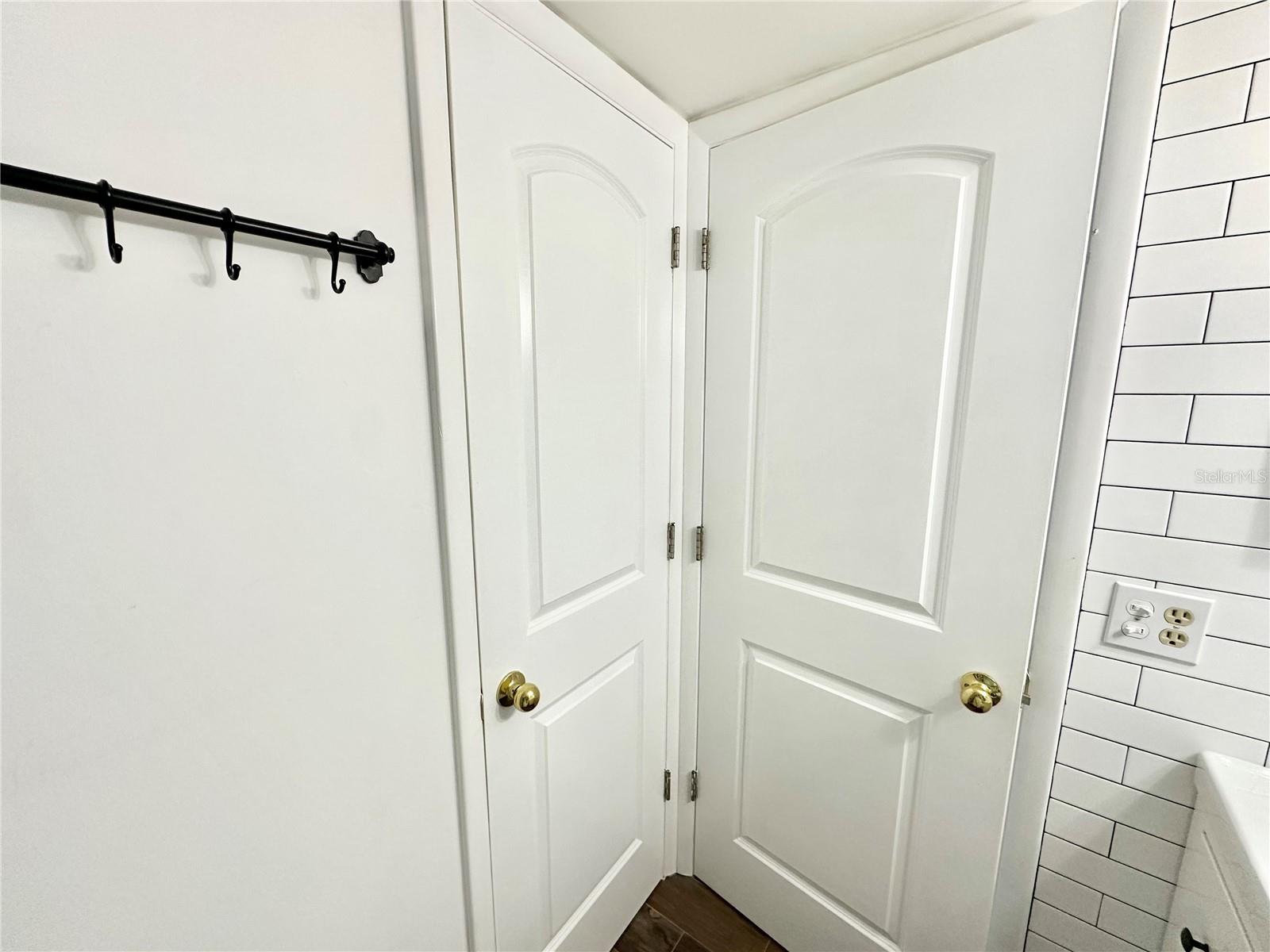 WAVERLY TOWERS CONDO - Residential