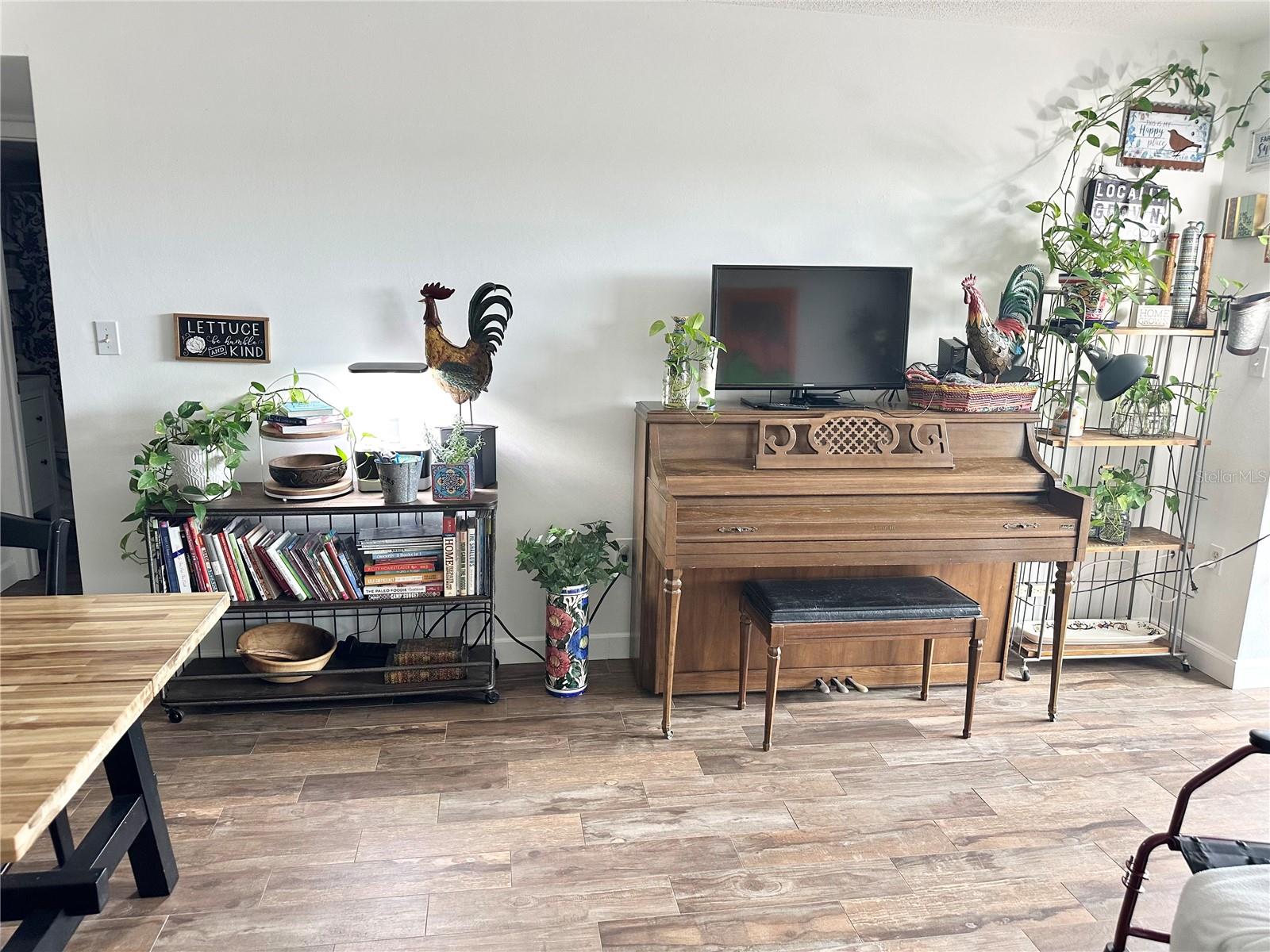 WAVERLY TOWERS CONDO - Residential