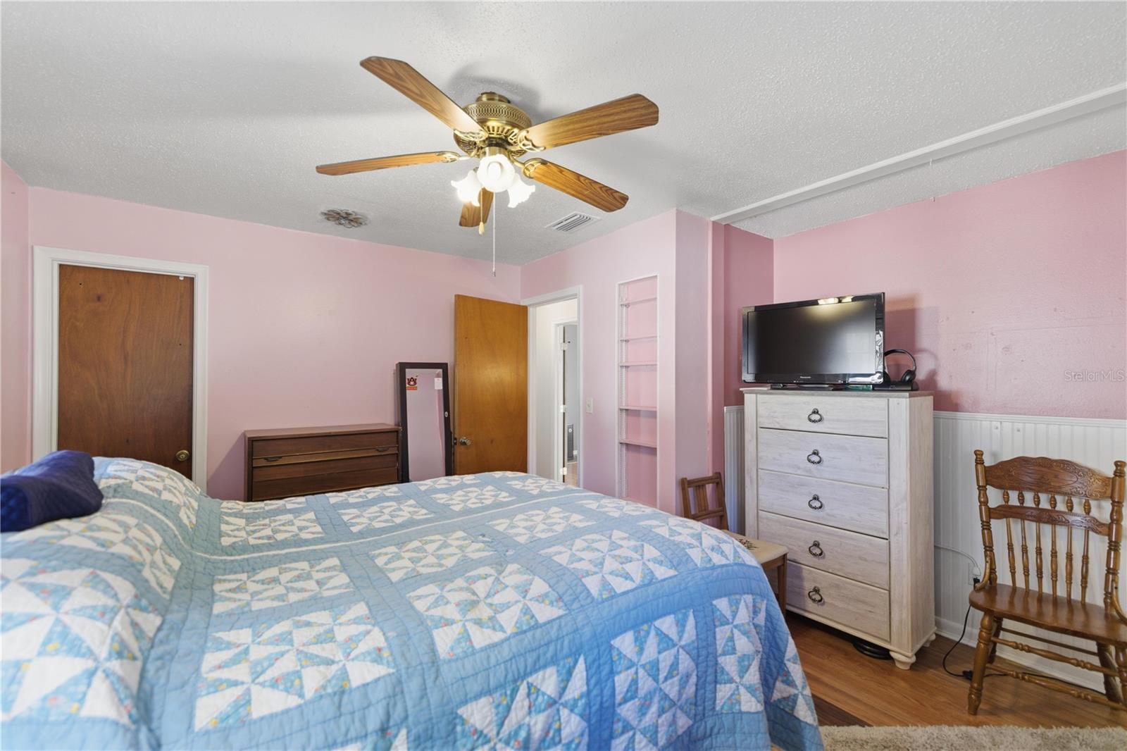 MEADOW RIDGE MOBIL HOMESITES - Residential