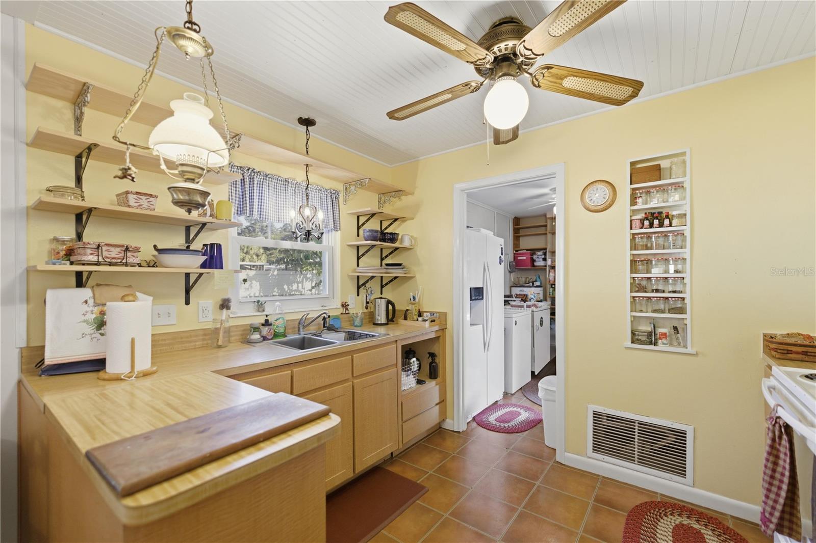 MEADOW RIDGE MOBIL HOMESITES - Residential