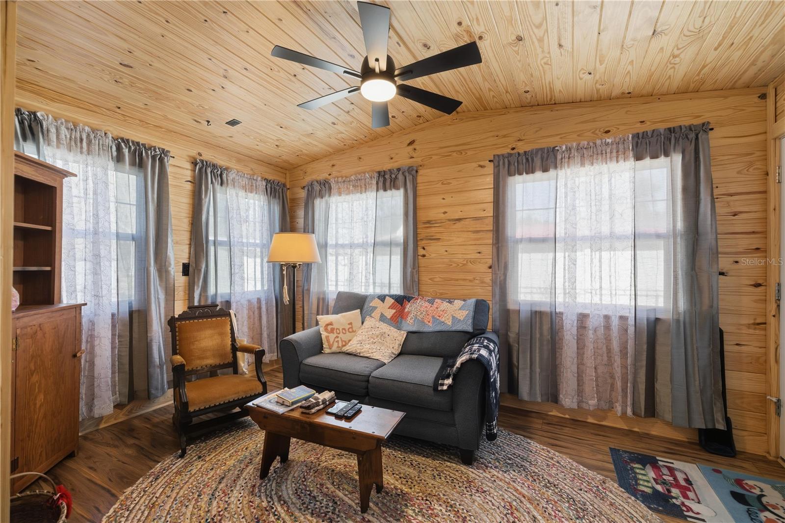 MEADOW RIDGE MOBIL HOMESITES - Residential