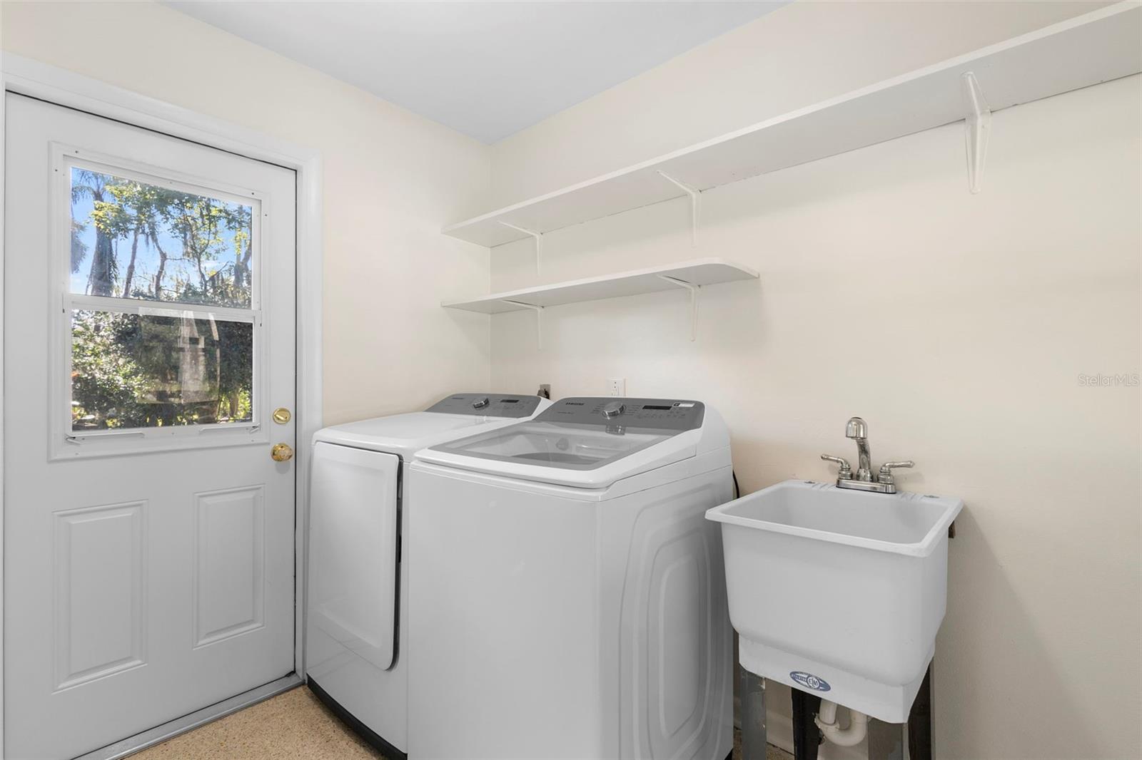 FLORIDA LAKE PARK PROPERTIES INC - Residential