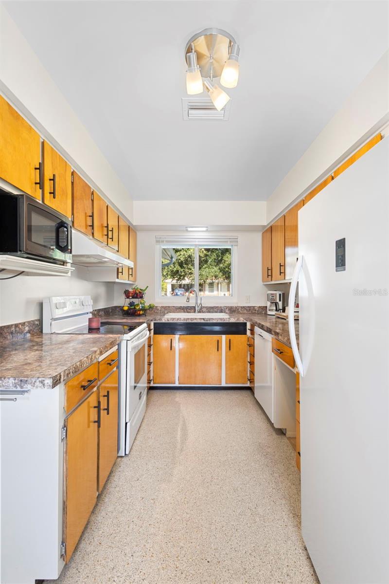 FLORIDA LAKE PARK PROPERTIES INC - Residential