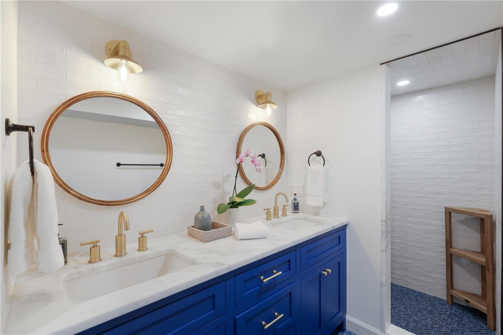 HARBOR DRIVE WATERWAYS - Residential