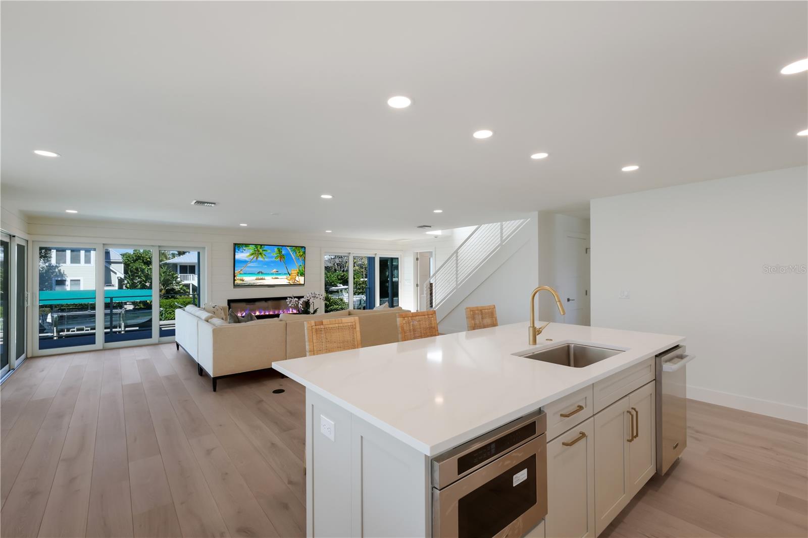 HARBOR DRIVE WATERWAYS - Residential