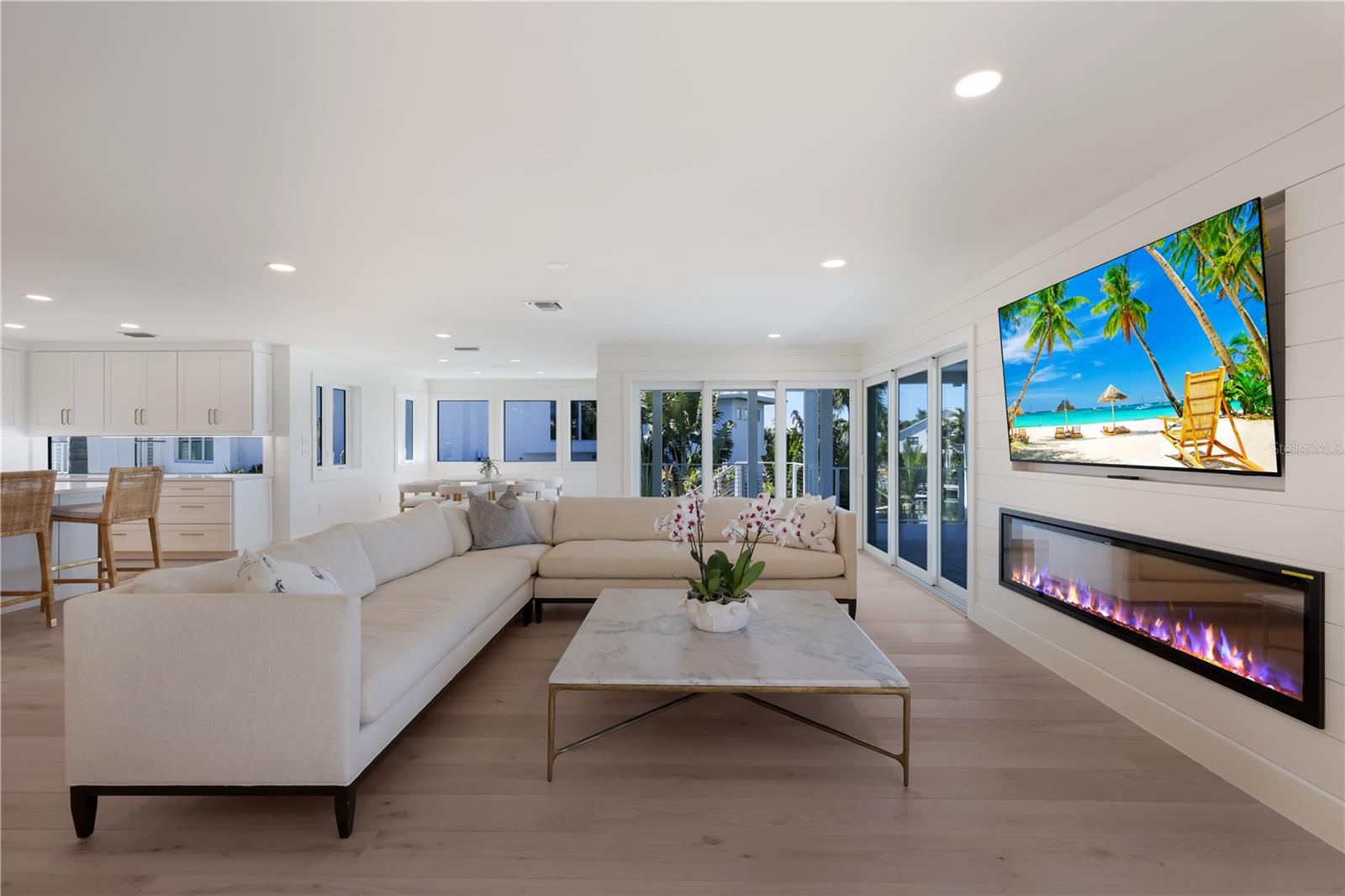 HARBOR DRIVE WATERWAYS - Residential