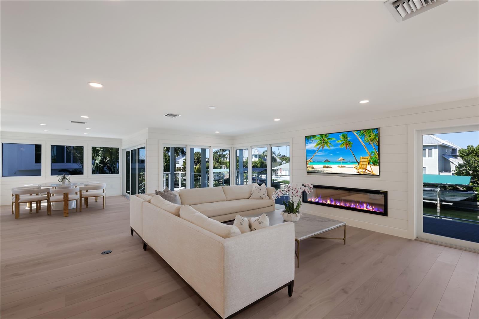 HARBOR DRIVE WATERWAYS - Residential