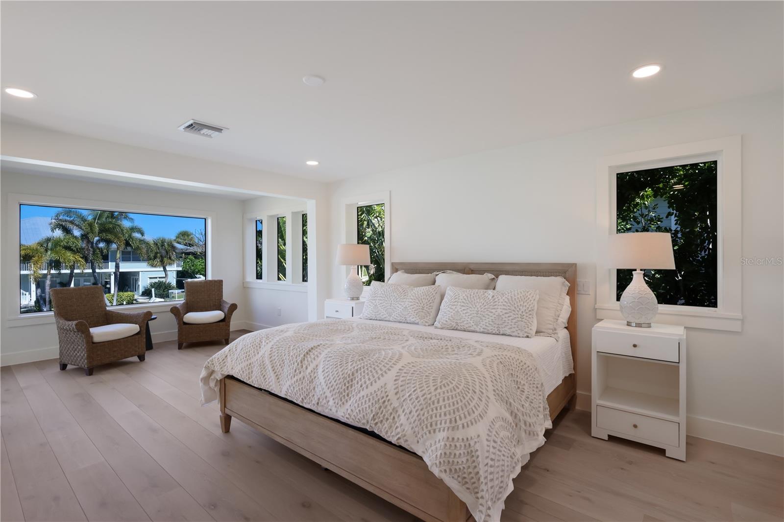 HARBOR DRIVE WATERWAYS - Residential