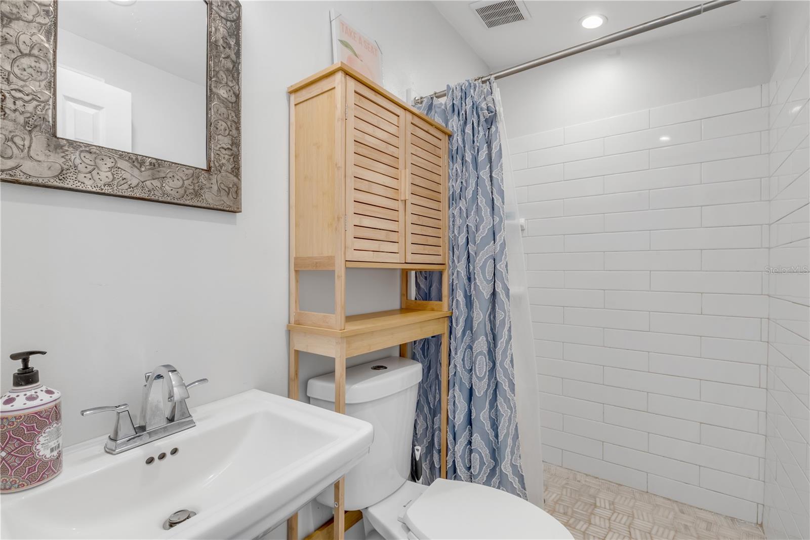 NO SUBDIVISION - Residential