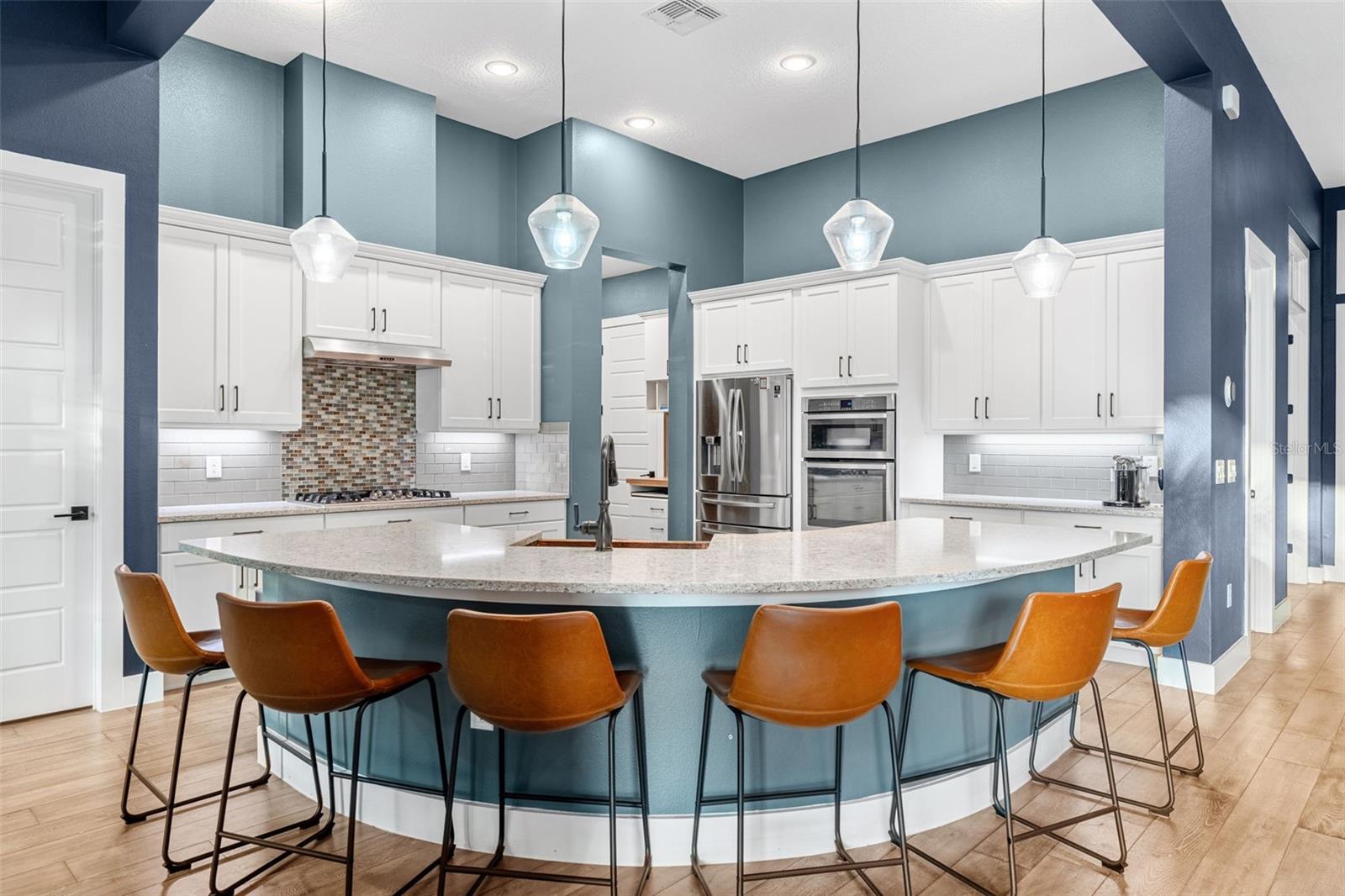 HEATHROW COUNTRY ESTATE - Residential