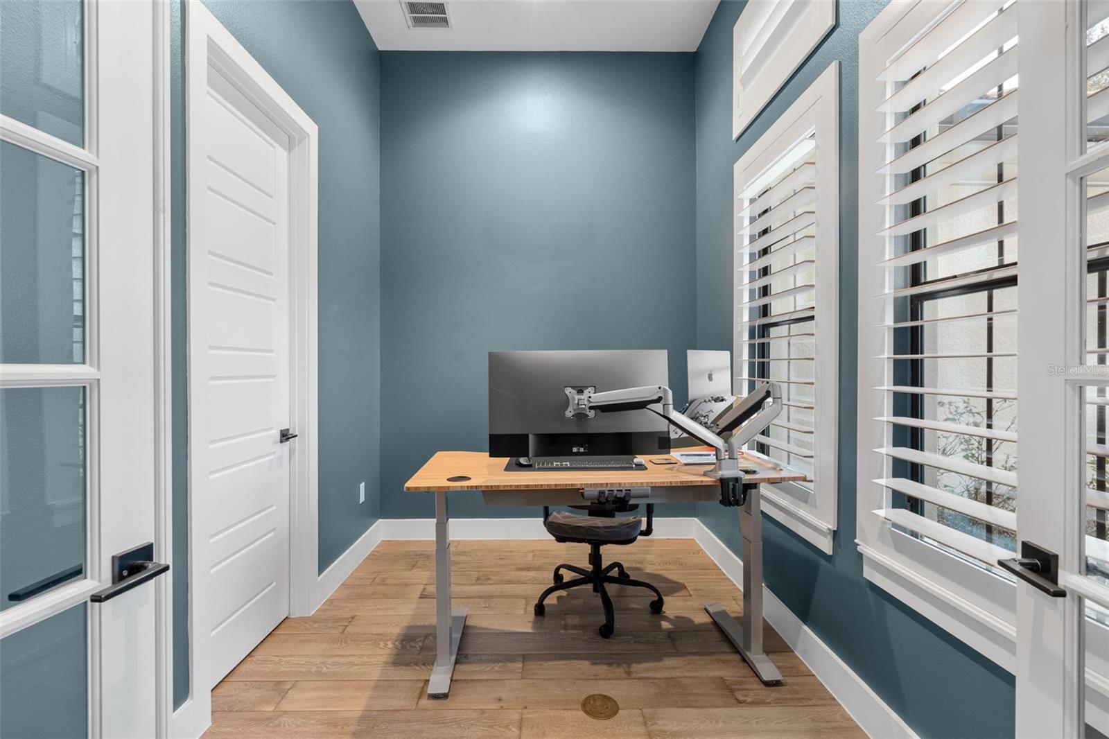 HEATHROW COUNTRY ESTATE - Residential