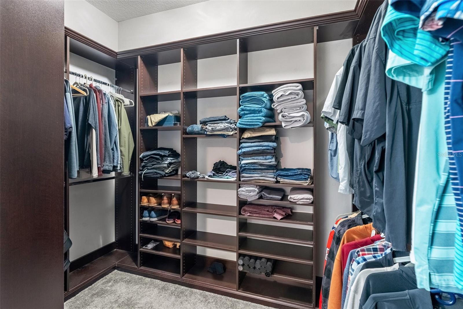 HEATHROW COUNTRY ESTATE - Residential