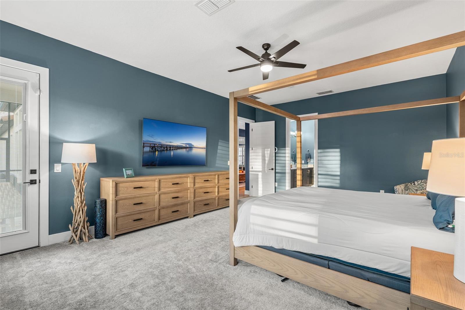 HEATHROW COUNTRY ESTATE - Residential