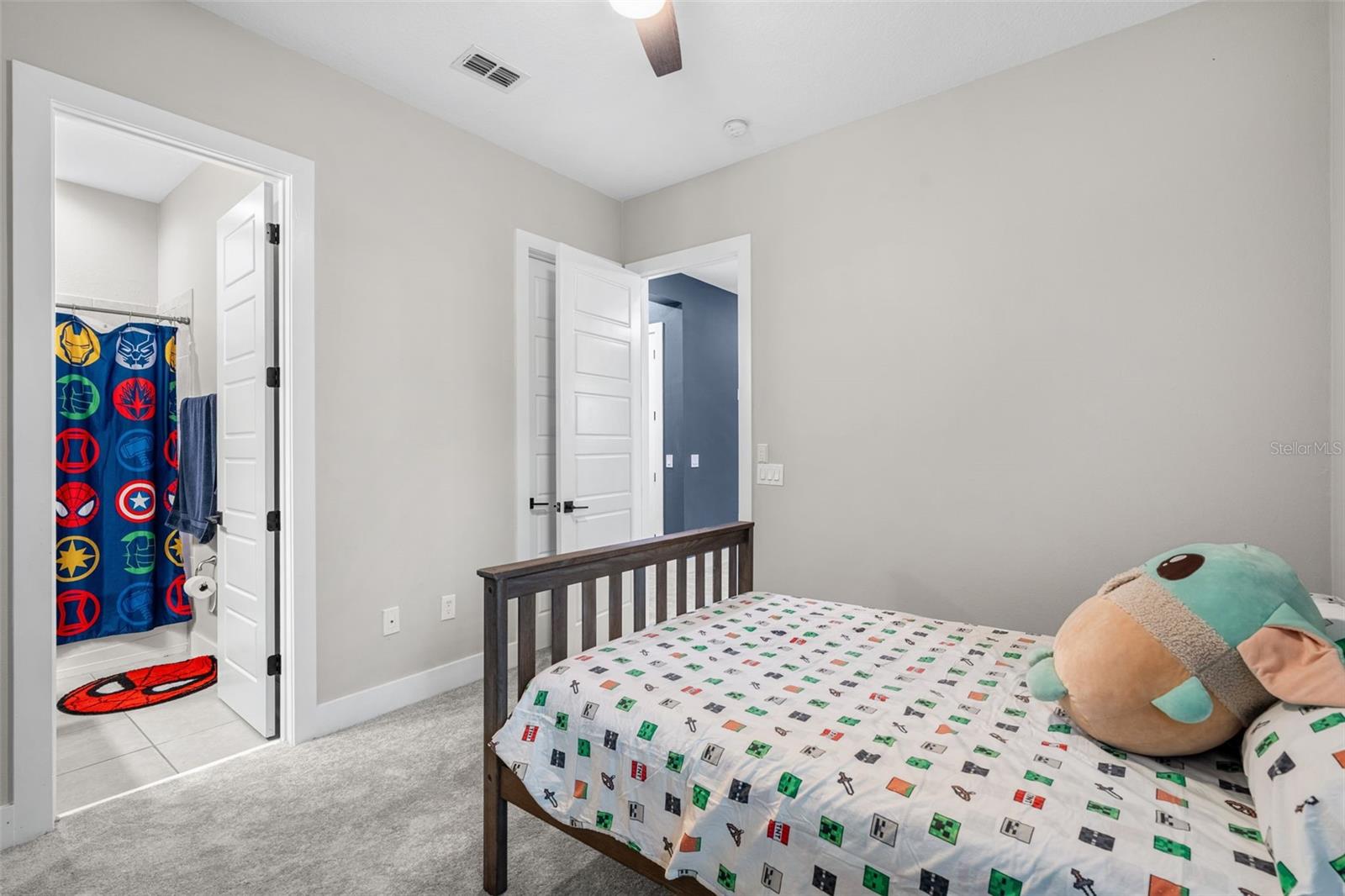 HEATHROW COUNTRY ESTATE - Residential