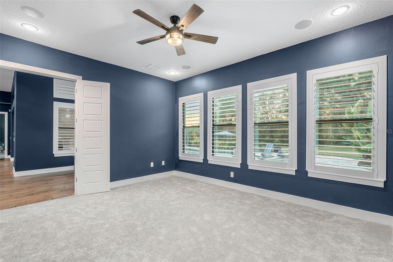 HEATHROW COUNTRY ESTATE - Residential