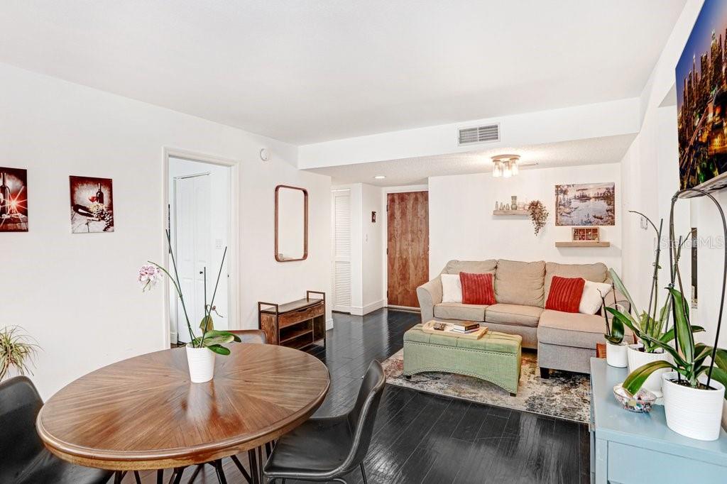 THE TOWERS AT CARROLLWOOD VILLAGE - Residential