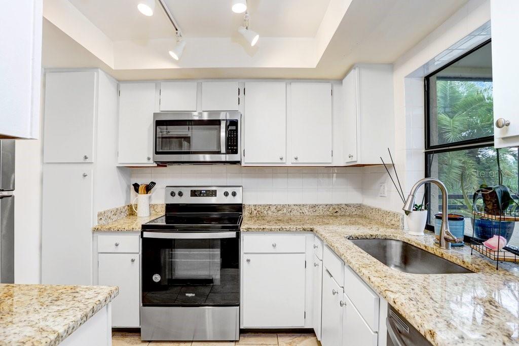 THE TOWERS AT CARROLLWOOD VILLAGE - Residential