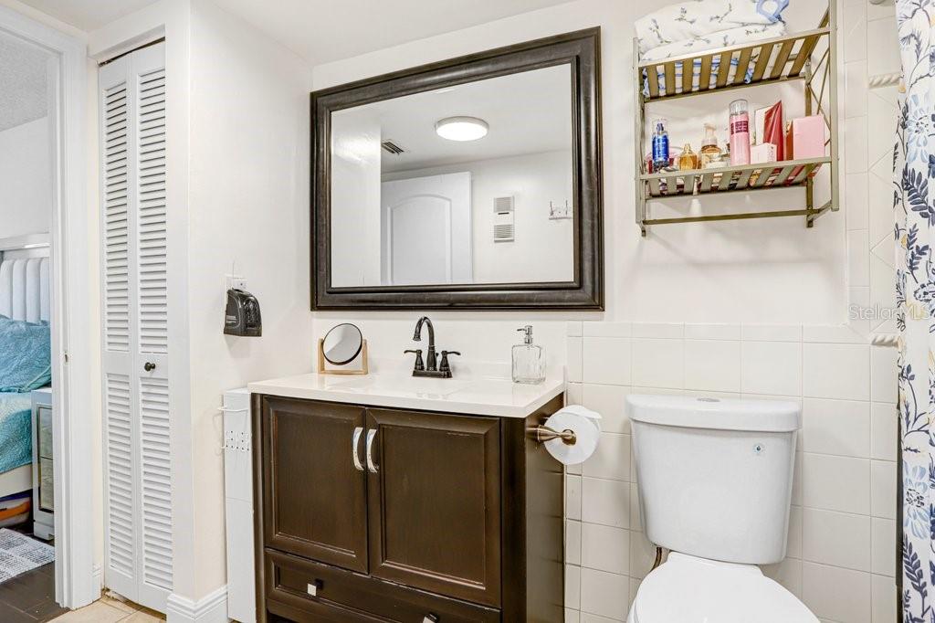 THE TOWERS AT CARROLLWOOD VILLAGE - Residential