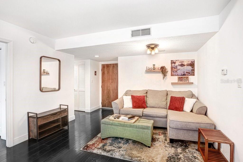 THE TOWERS AT CARROLLWOOD VILLAGE - Residential