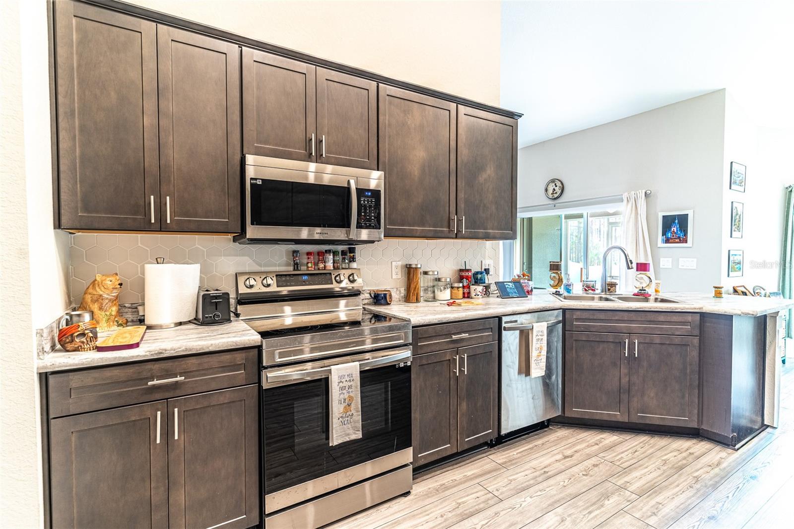 CHESTNUT CREEK - Residential