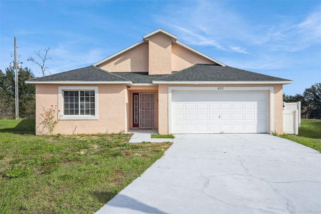 Photo of 602 Hillcrest Drive, Davenport, FL 33897 (MLS # O6365013)