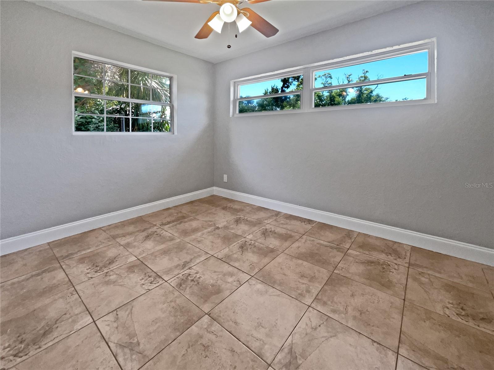 4185 BARRACUDA DRIVE SE