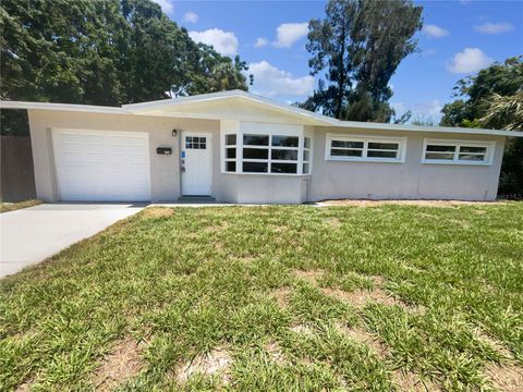 Photo of 4185 Barracuda Drive SE, St Petersburg, FL 33705 (MLS # O6229217)