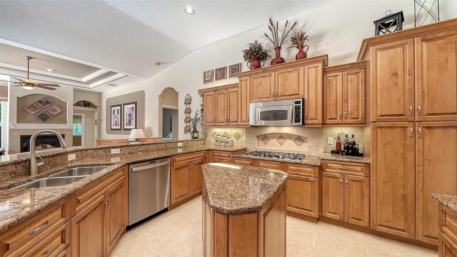 LAKEWOOD RANCH COUNTRY CLUB - Residential