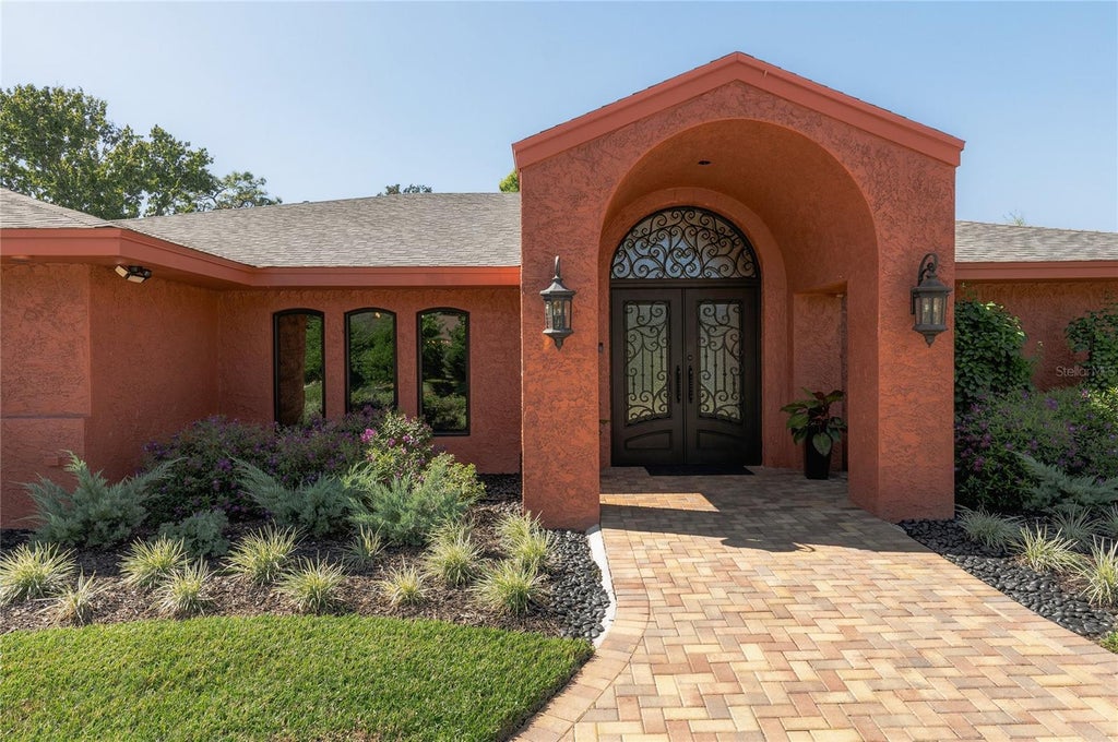 Photo of 460 Howard Avenue, Lakeland, FL 33815 (MLS # L4966008)