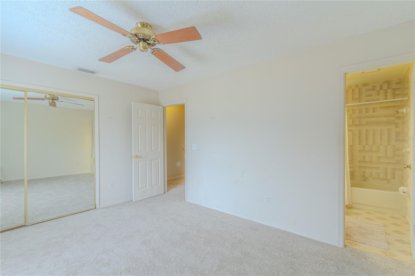 HIDDEN OAKS CONDO PH 08 - Residential