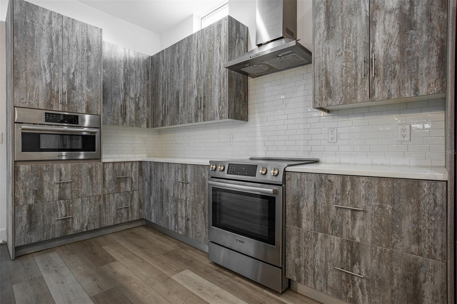 2700 N MYRTLE AVENUE