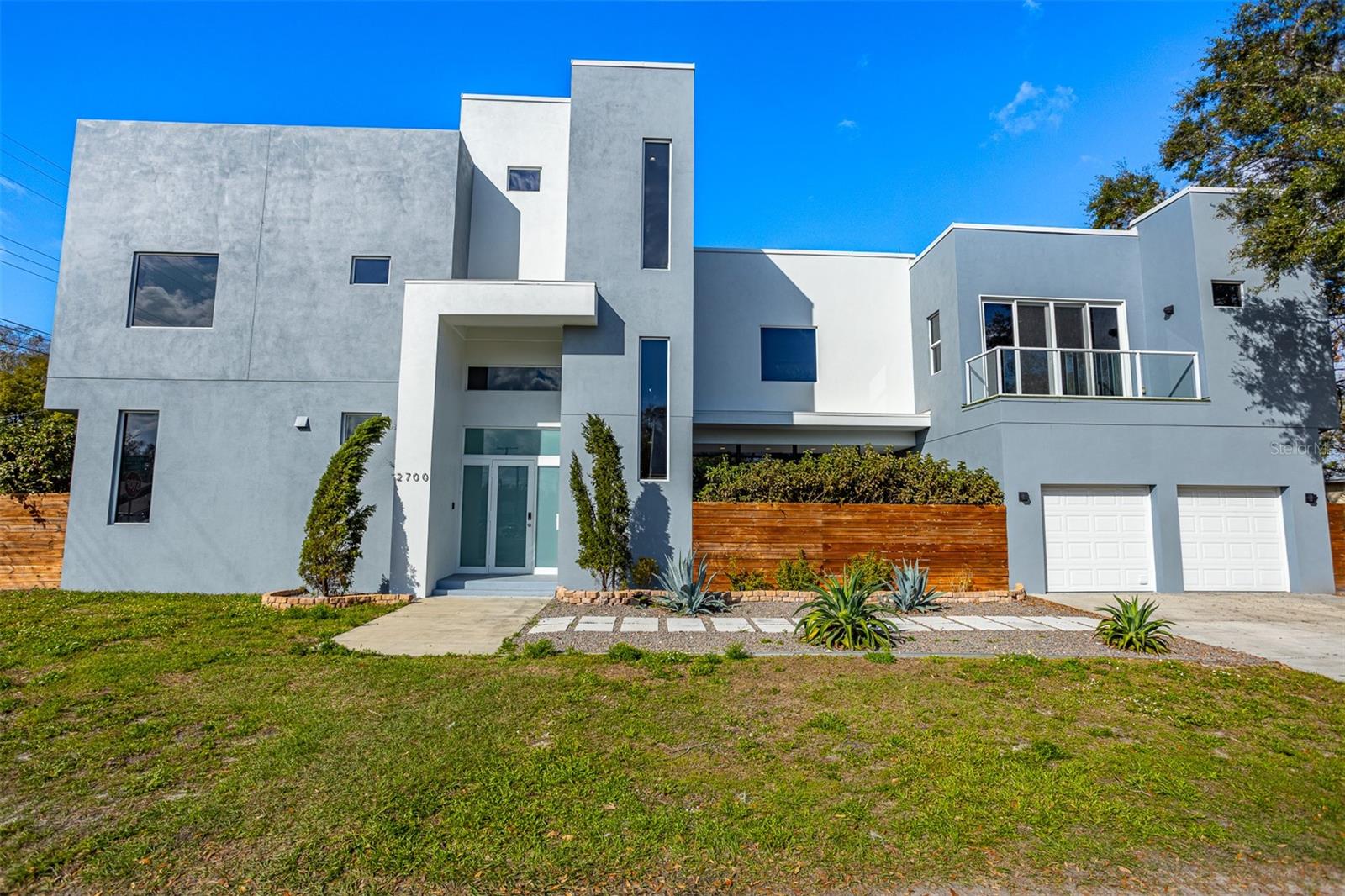 2700 N MYRTLE AVENUE