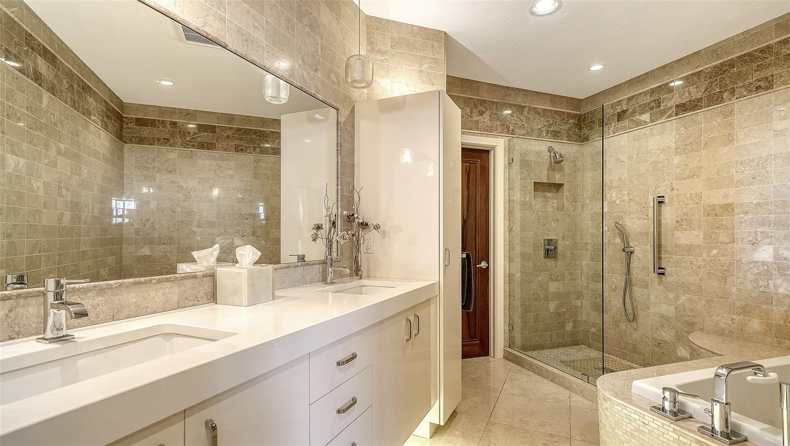 TANGERINE BAY CLUB - Residential